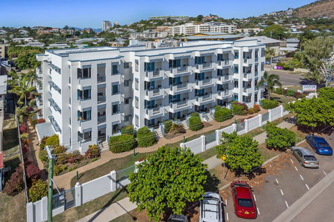 Madison Ocean Breeze - Accommodation in Brisbane 0