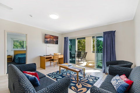 Madison Ocean Breeze - Accommodation in Brisbane 3