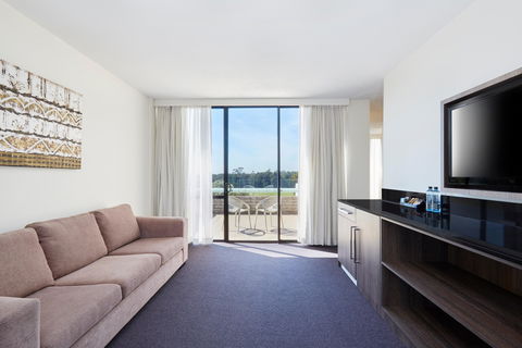 Holiday Inn Warwick Farm - Accommodation in Brisbane 11