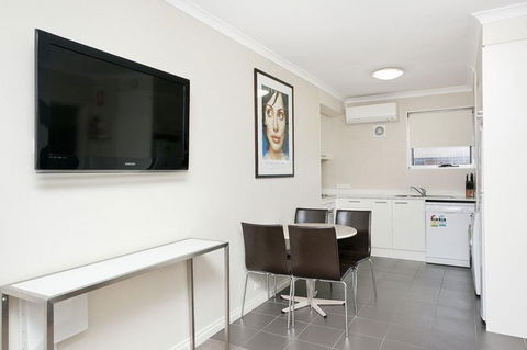 Forrest Hotel & Apartments - Accommodation in Brisbane 2