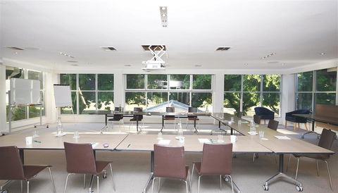 Forrest Hotel & Apartments - Accommodation in Brisbane 4