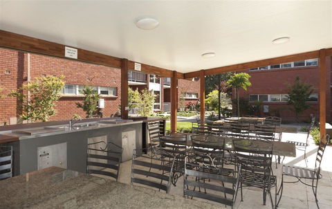 Forrest Hotel & Apartments - Accommodation in Brisbane 8