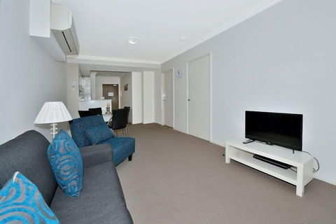 Dolphin Quay Apartment Hotel - Accommodation in Brisbane 2