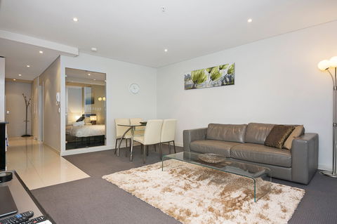 Astra Apartments Perth - Accommodation in Brisbane 6