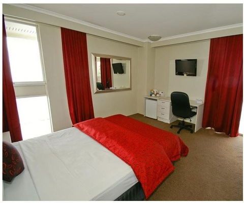 Isa Hotel - Accommodation in Brisbane 3