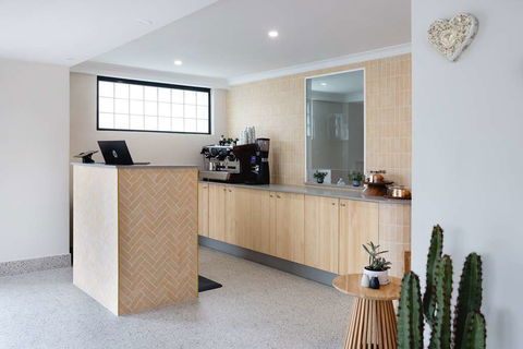 Hotel Hacienda - Accommodation in Brisbane 1