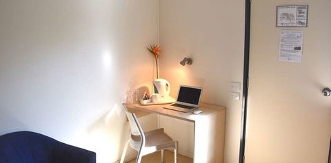 Vitrinite Village Of Middlemount - Accommodation in Brisbane 7