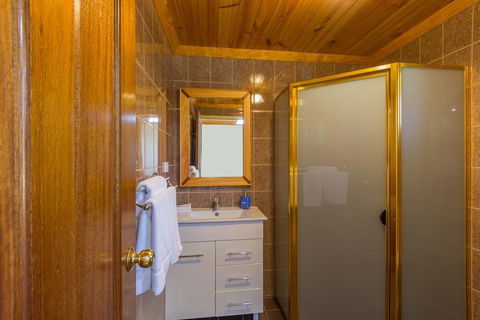 Black Gold Country Cabins And Motel - Accommodation in Brisbane 5