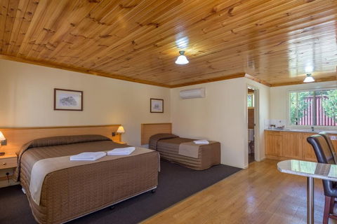 Black Gold Country Cabins And Motel - Accommodation in Brisbane 6
