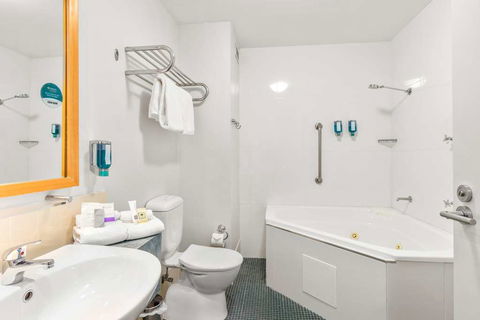 Quality Hotel Dickson - Accommodation in Brisbane 5