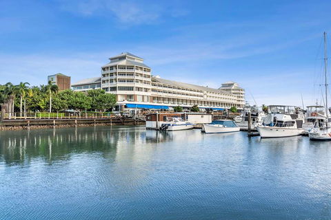 Shangri-La Hotel, The Marina - Accommodation in Brisbane 0