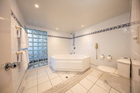 DoubleTree by Hilton Cairns - Accommodation in Brisbane 9