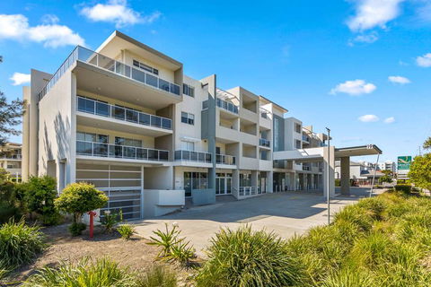 Quality Suites Pioneer Sands - Accommodation in Brisbane 0