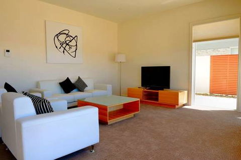 York Cove - Accommodation in Brisbane 6