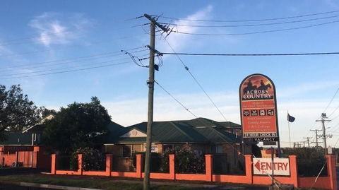 Across Country Motel & Svcd Apts - Accommodation in Brisbane 0