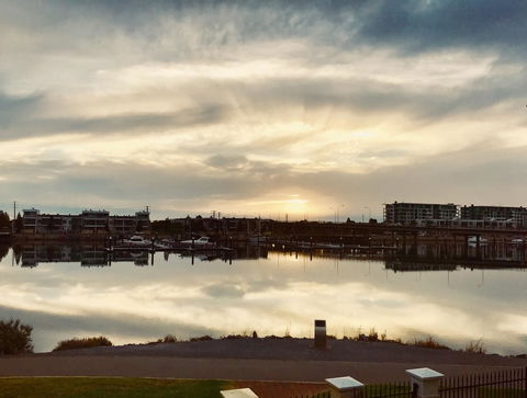 Port Adelaide Harbourside House - Accommodation in Brisbane 1