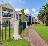 Port Adelaide Harbourside House - Accommodation in Brisbane