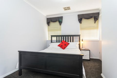 Port Adelaide Harbourside House - Accommodation in Brisbane 9