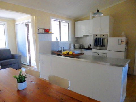 Driftwood On Dover - Accommodation in Brisbane 3