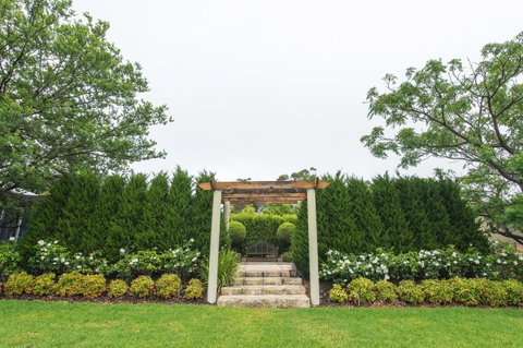 S T U D I O 22 Peaceful Retreat With Garden Views - Accommodation in Brisbane 10