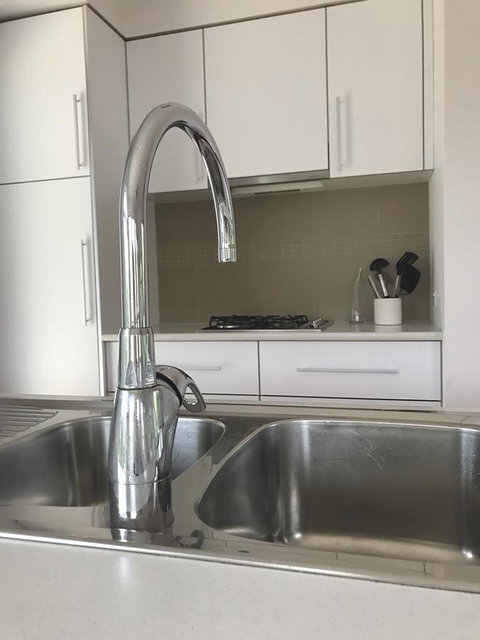 S T U D I O 22 Peaceful Retreat With Garden Views - Accommodation in Brisbane 7