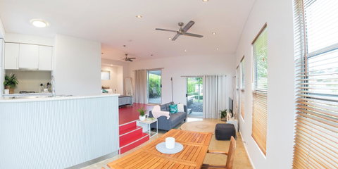 S T U D I O 22 Peaceful Retreat With Garden Views - Accommodation in Brisbane 1