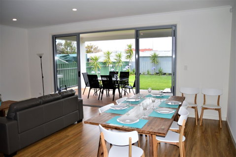 Eastern Breeze - Accommodation in Brisbane 3