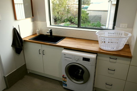 The Purple Door On Seaview - Accommodation in Brisbane 12