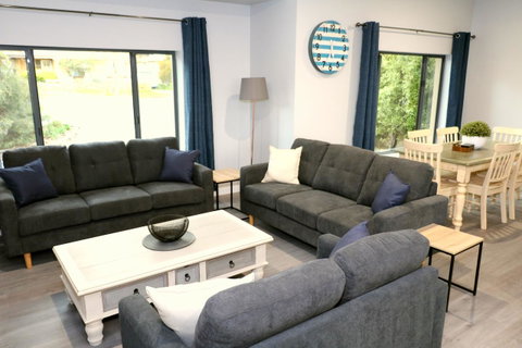 The Purple Door On Seaview - Accommodation in Brisbane 6