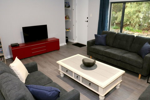 The Purple Door On Seaview - Accommodation in Brisbane 7
