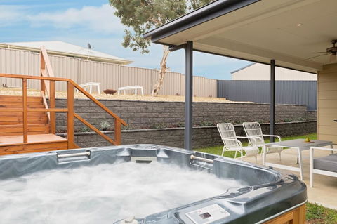 Boutique Getaway On Wright - Accommodation in Brisbane 22