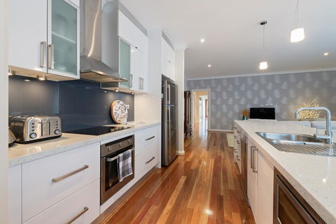 Boutique Getaway On Wright - Accommodation in Brisbane 2