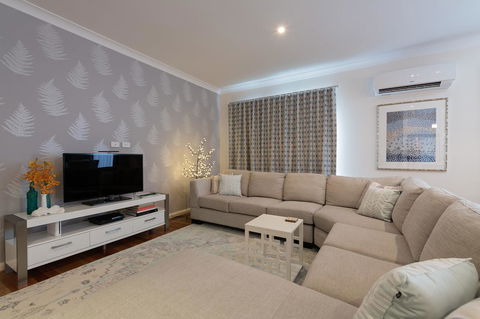 Boutique Getaway On Wright - Accommodation in Brisbane 1