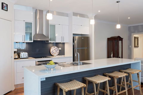 Boutique Getaway On Wright - Accommodation in Brisbane 0