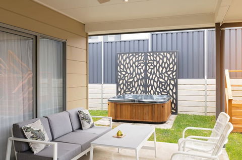Boutique Getaway On Wright - Accommodation in Brisbane 20