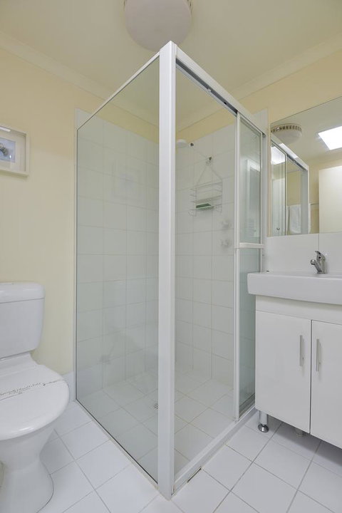 Wintergarden Beach Cabin - Accommodation in Brisbane 9