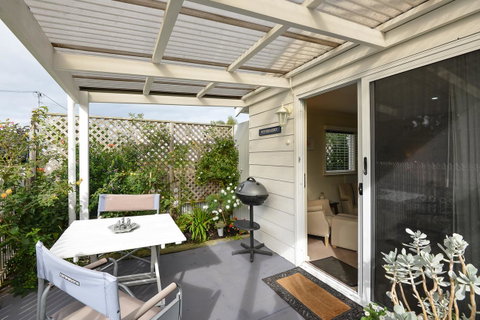 Wintergarden Beach Cabin - Accommodation in Brisbane 7