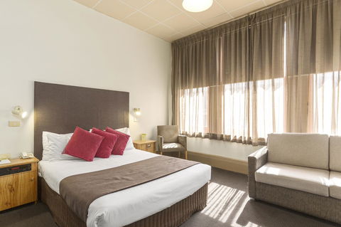 Adelaide Paringa - Accommodation in Brisbane 2