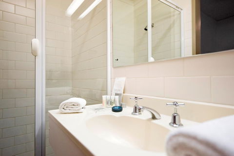 Adelaide Paringa - Accommodation in Brisbane 14