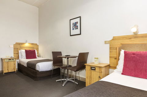 Adelaide Paringa - Accommodation in Brisbane 11