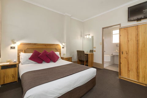 Adelaide Paringa - Accommodation in Brisbane 9