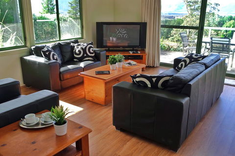 SkyView Villa - Accommodation in Brisbane 4