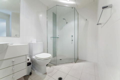 Pacific Blue 278-265 Sandy Pt Rd- Dual Key Access, Wifi, Linen And Air Conditioning - Accommodation in Brisbane 14