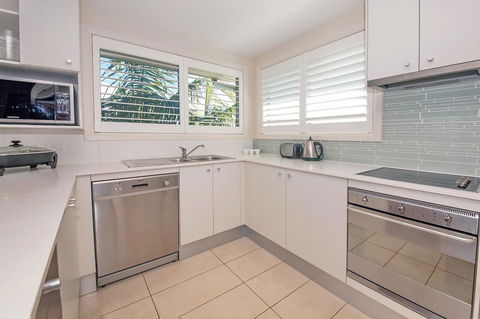 Pacific Blue 278-265 Sandy Pt Rd- Dual Key Access, Wifi, Linen And Air Conditioning - Accommodation in Brisbane 8
