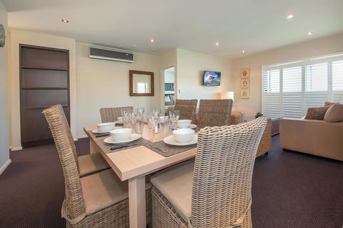 Pacific Blue 278-265 Sandy Pt Rd- Dual Key Access, Wifi, Linen And Air Conditioning - Accommodation in Brisbane 7