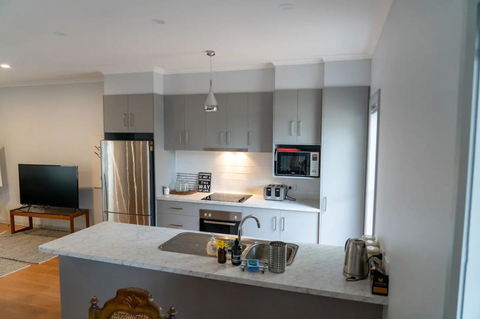 Gawler Townhouse 3 Bedroom - Accommodation in Brisbane 4