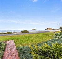 Franklin Beachfront Apartments - Accommodation in Brisbane