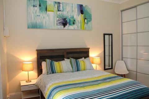Smugglers Inn Studio Apartments - Accommodation in Brisbane 12