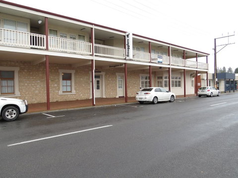Smugglers Inn Studio Apartments - Accommodation in Brisbane 10