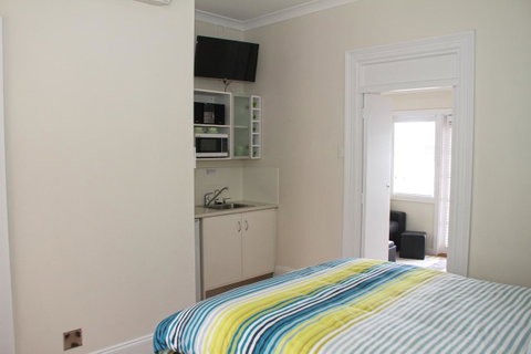 Smugglers Inn Studio Apartments - Accommodation in Brisbane 15